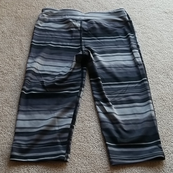 NWOT Under Armour leggings - Picture 4 of 8